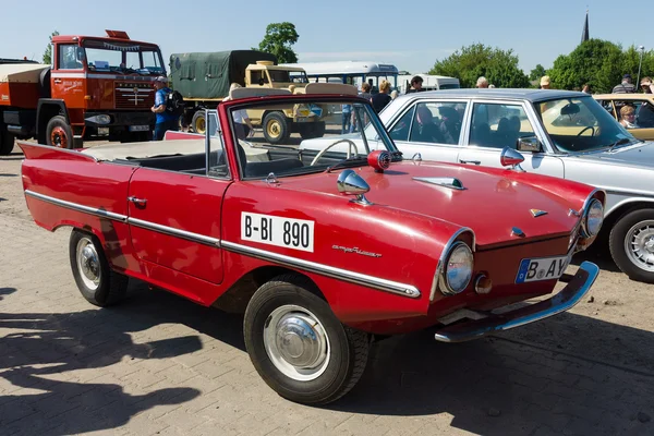 Car amphibious Amphicar, designed by Hanns Trippel and manufactured by the Quandt Group — Stock Photo, Image
