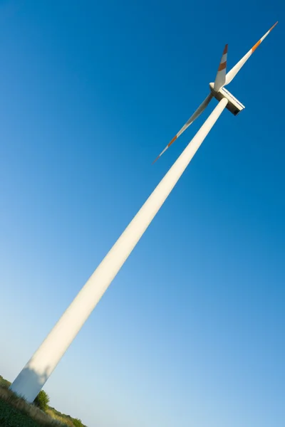 Wind turbines company Vestas. Vestas Wind Systems AS is a Danish manufacturer, the largest company in the world — Stock Photo, Image