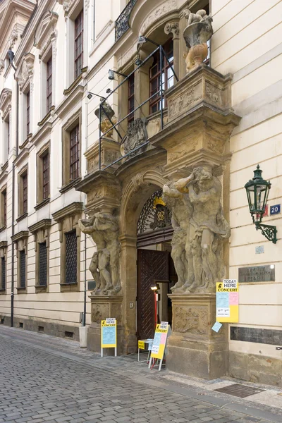 De straten van het oude Praag. — Stockfoto