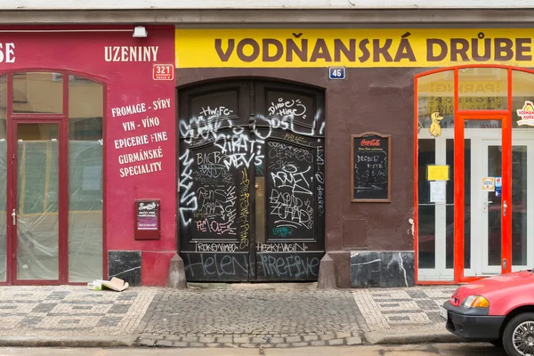 破产和关闭的餐厅，在布拉格旧 — 图库照片