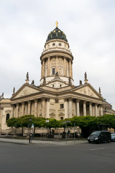 Tysk katedral på gendarmenmarkt — Stockfoto