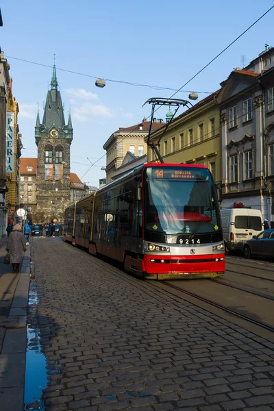 Pražské tramvaje na ulici. — Stock fotografie