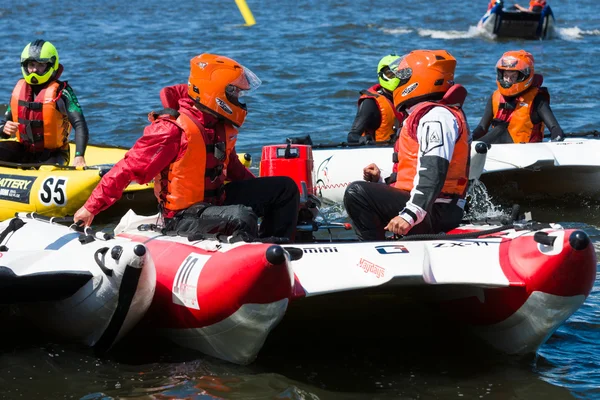 Giro dimostrativo su motoscafi. Secondo festival degli sport acquatici di Berlino a Gruenau — Foto Stock