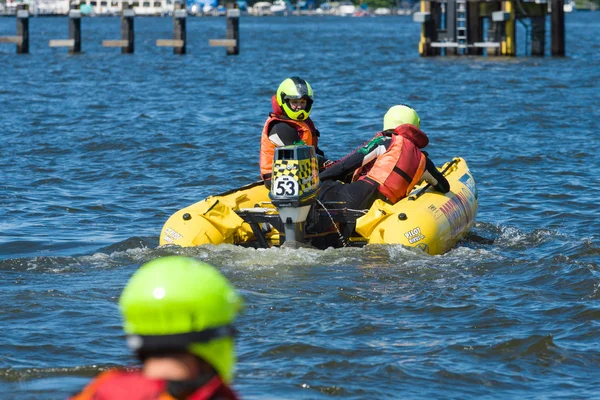 Demonstration rides on speedboats. 2nd Berlin water sports festival in Gruenau — Stock Photo, Image