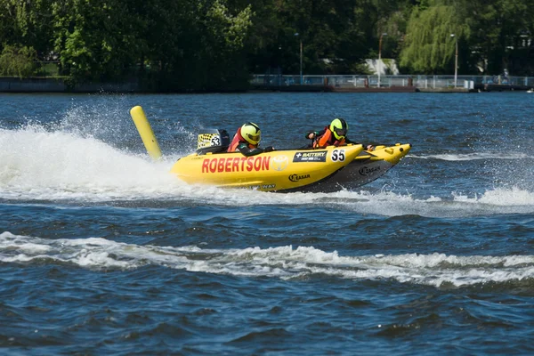 Demonstratie rijdt op speedboten. 2de Berlijn water sport festival in gruenau — Stockfoto