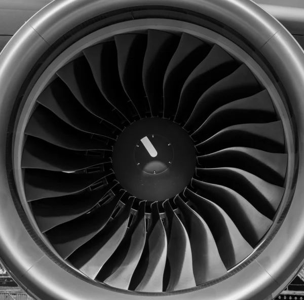 Turbofan jet engine close up. Black and white — Stock Photo, Image