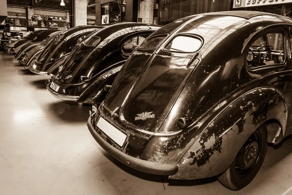 Oldtimer cars v řadě — Stock fotografie