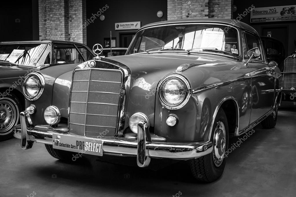 高級車メルセデス ベンツ ストックエディトリアル用写真 C S Kohl 高級車メルセデス ベンツ ストックエディトリアル用写真 C S Kohl