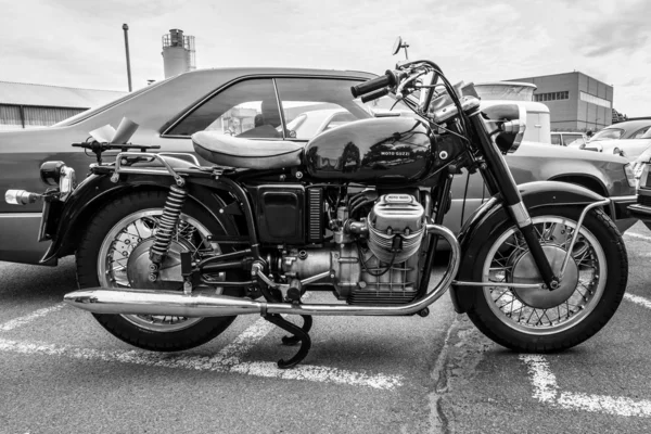 BERLIN, GERMANY - MAY 17, 2014: Italian motorcycle Moto Guzzi V7. Black and white. 27th Oldtimer Day Berlin - Brandenburg — Stock Photo, Image
