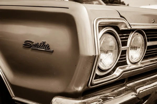BERLIN, GERMANY - MAY 17, 2014: Detail of the mid-size car Plymouth Satelitte 2-door Hardtop (First Generation). Sepia. 27th Oldtimer Day Berlin - Brandenburg — Stock Photo, Image