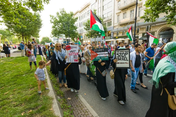 Marche de solidarité avec le peuple palestinien. Conflit au Moyen-Orient entre Israël et la Palestine . — Photo