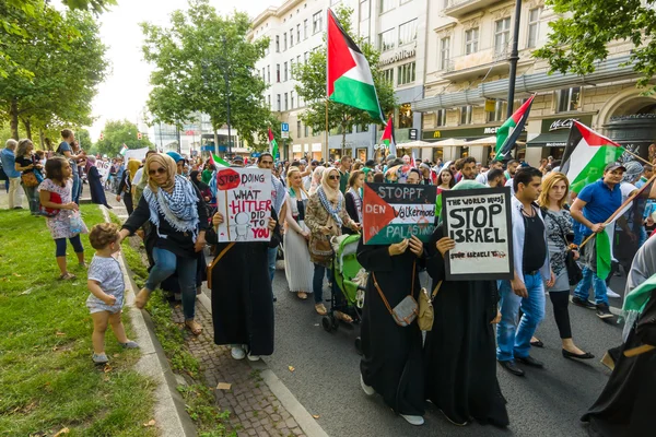 Marche de solidarité avec le peuple palestinien. Conflit au Moyen-Orient entre Israël et la Palestine . — Photo