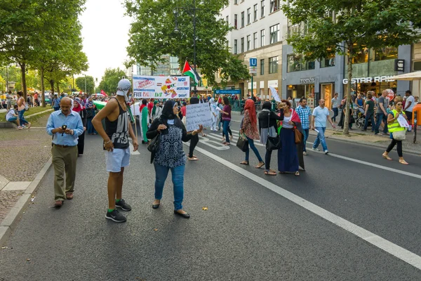 Maart van solidariteit met het Palestijnse volk. conflict in het Midden-Oosten tussen Israël en Palestina. — Stockfoto