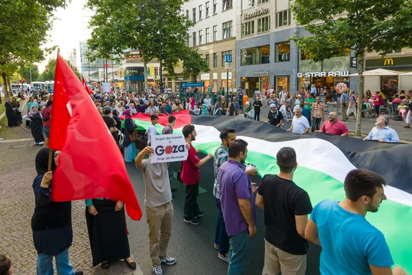 Marcia di solidarietà con il popolo palestinese. Conflitto in Medio Oriente tra Israele e Palestina . — Foto Stock