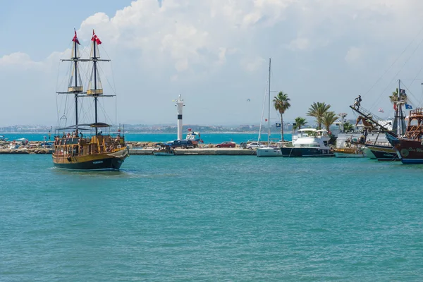 Seaport. Anadolu kıyısında yan - Yunan ve daha sonra Roma şehir. 7. yüzyılda kurulan. — Stok fotoğraf