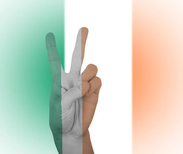 Signo de paz de mão com bandeira da Irlanda — Fotografia de Stock