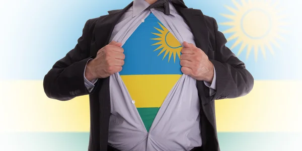 Homme d'affaires avec t-shirt drapeau rwandais — Photo