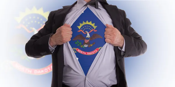 Affärsman med north dakota flagga t-shirt — Stockfoto