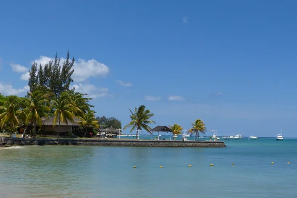 Pier van blue bay in mauritius — Stockfoto