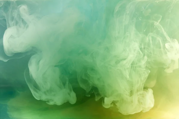 su içinde suluboya.