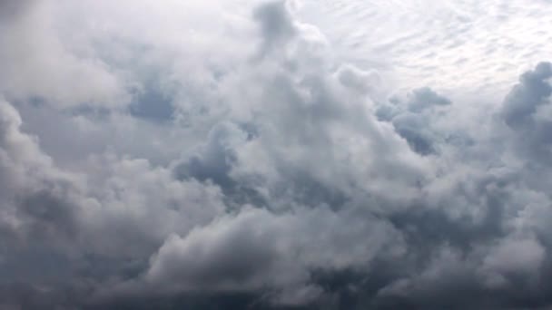 Wolken op sky. — Stockvideo