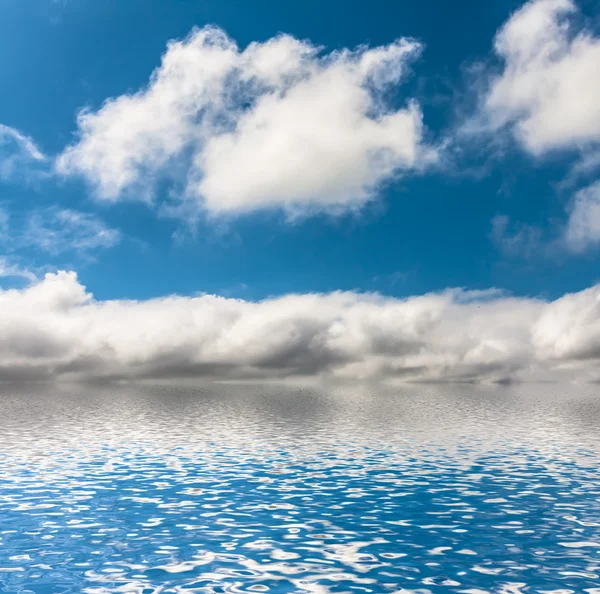 Lucht met wolken. — Stockfoto