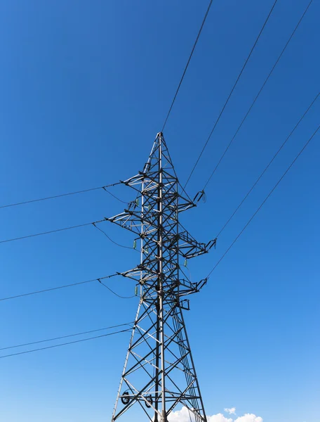 Torre de alta tensão . — Fotografia de Stock