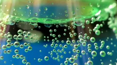 gazlı su kabarcıkları.