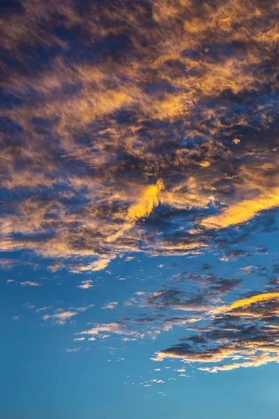 Solnedgång med moln. — Stockfoto