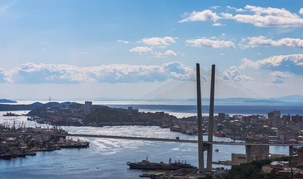 Владивосток, мост . — стоковое фото