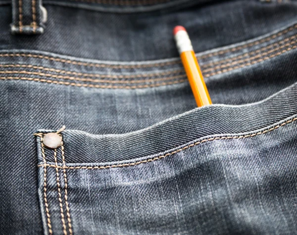 Poche Jeans avec crayon . — Photo