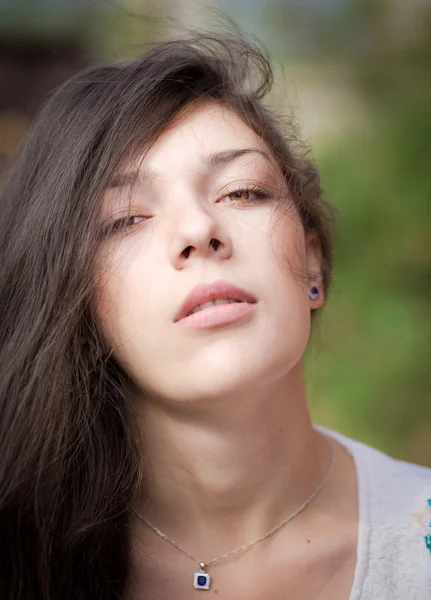 Retrato de mulher jovem. — Fotografia de Stock