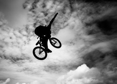adam bir bmx Bisiklet.