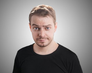 adam dalgın ifade ile.