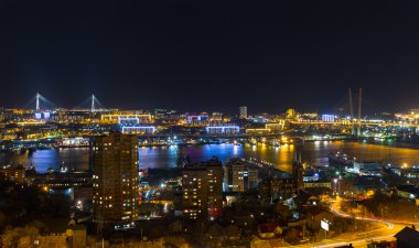 Vladivostok, gece görünümü.