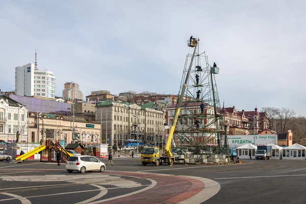 Assemblaggio di un albero di Natale . — Foto Stock