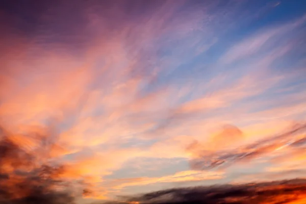 Cielo del atardecer . Fotos De Stock