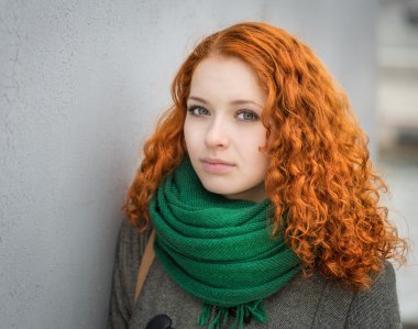 kızın yüzü tatlı.