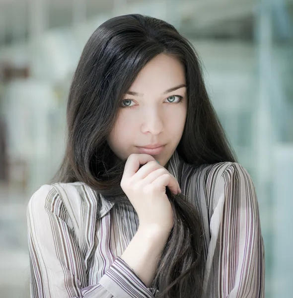 Brünette Mädchen Gesicht Nahaufnahme. — Stockfoto