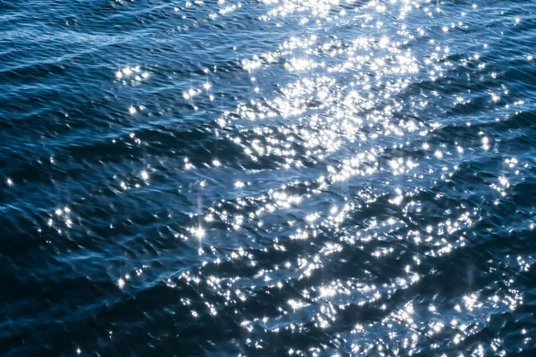 Θάλασσα με ηλιοφάνεια. — Φωτογραφία Αρχείου