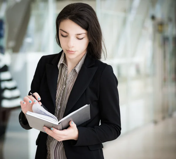 Girl in office. — Stock Photo, Image