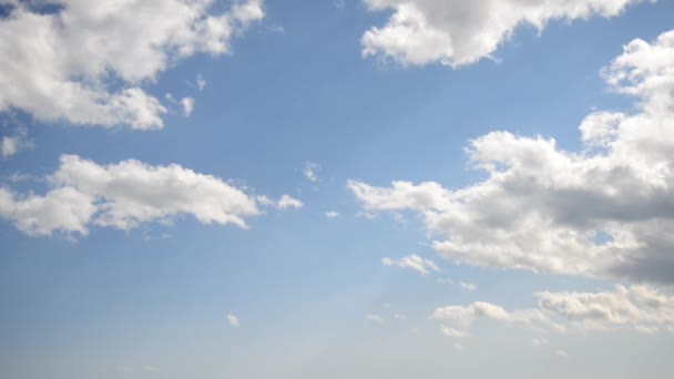 Wolken am Himmel. — Stockvideo