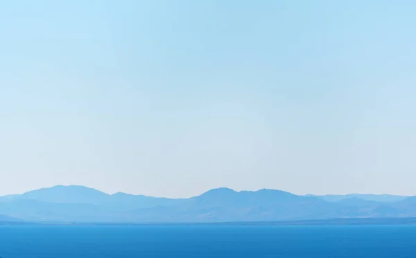 Морской Пейзаж Фоне Ясного Неба — стоковое фото