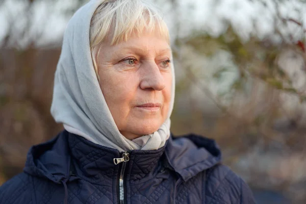 Herbstporträt Der Schönen Alternden Frau Natürliches Licht — Stockfoto