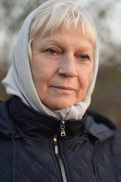 Herbstporträt Der Schönen Alternden Frau Natürliches Licht — Stockfoto