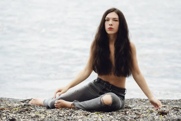 Belle Femme Sur Une Plage Concentration Sélective — Photo