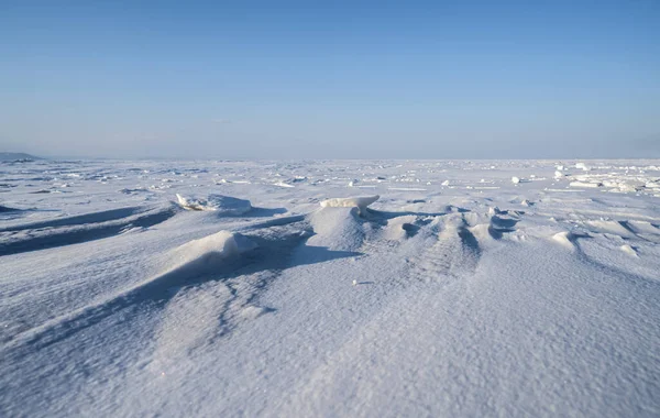 冬の風景 雪の凍る海の表面 ストックフォト
