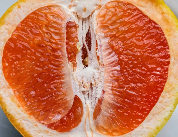 Die Hälfte Der Frischen Grapefruit Nachgiebiger Fokus — Stockfoto