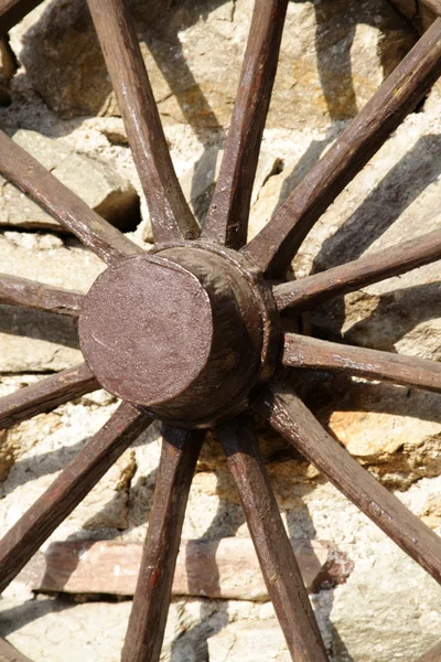 Rueda de madera vieja — Foto de Stock