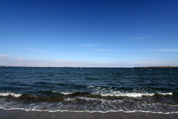 Plage de mer et ciel bleu — Photo